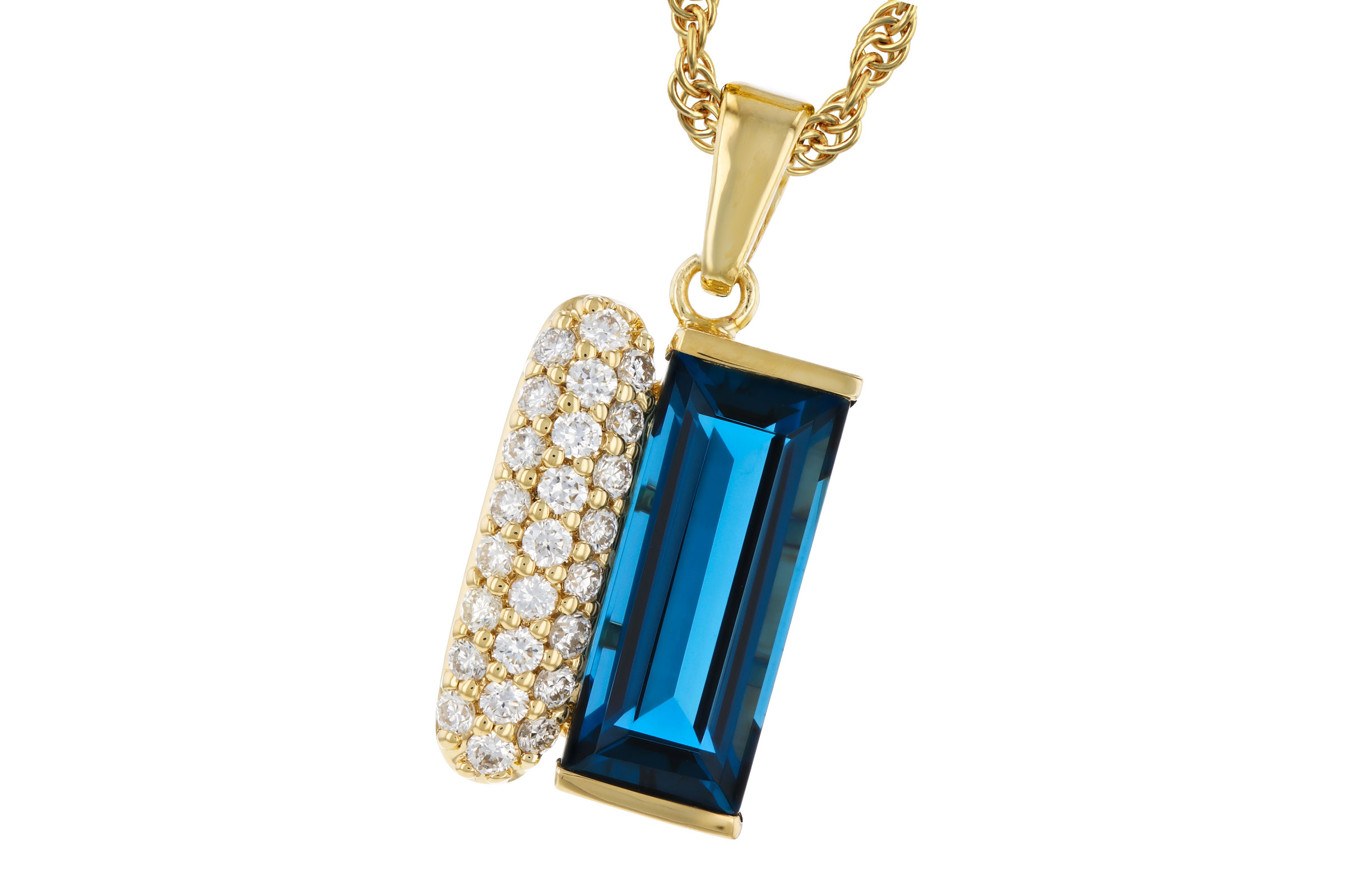 B321-38943: NECK 2.67 LONDON BLUE TOPAZ 2.92 TGW (12x5MM BT)