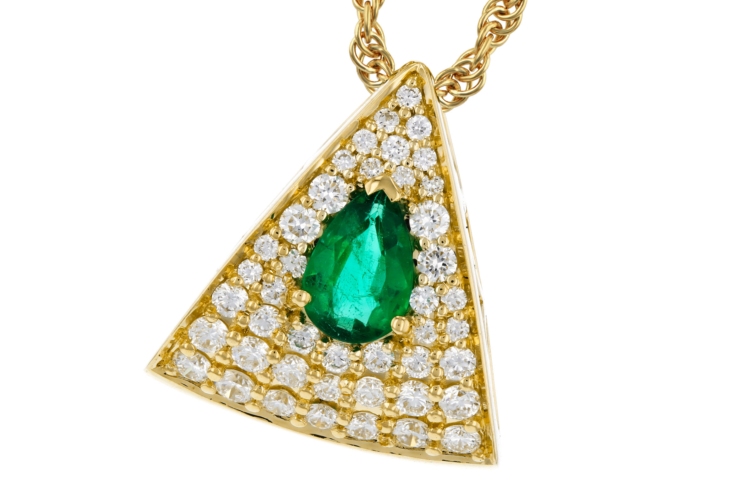 K321-38979: NECKLACE .26 EMERALD .60 TGW (6x4MM EM)