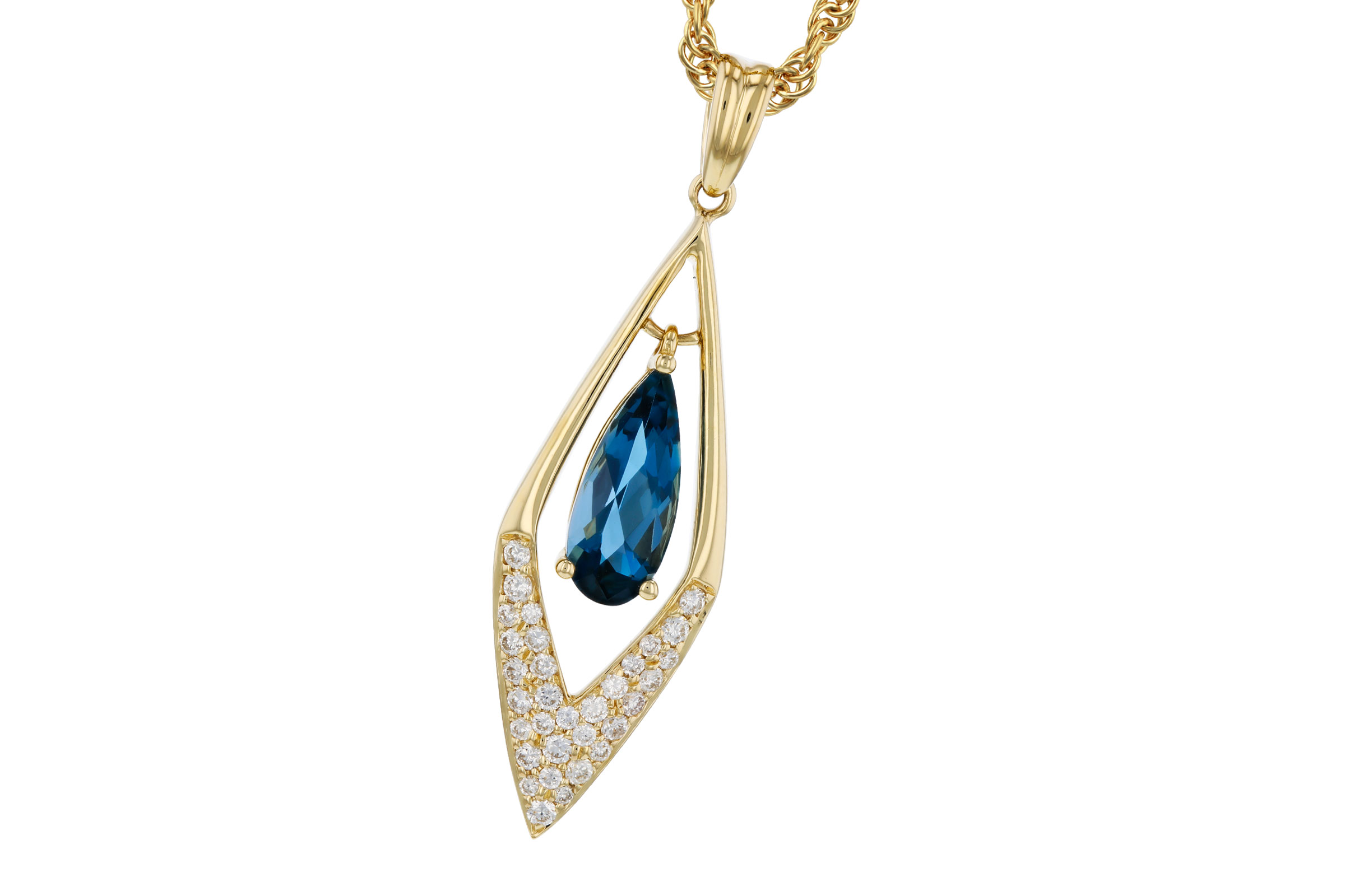 L321-38942: NECK .85 LONDON BLUE TOPAZ 1.02 TGW (10x4MM LBT)
